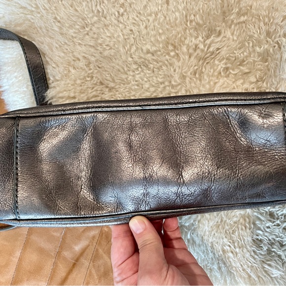 Marc by Marc Jacobs metallic grey crossbody purse - Picture 8 of 11